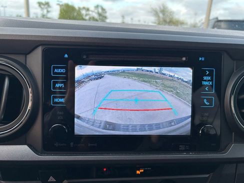 Used 2018 Toyota Tacoma TRD Off-Road w/ Technology Package AWD/4WD image 14