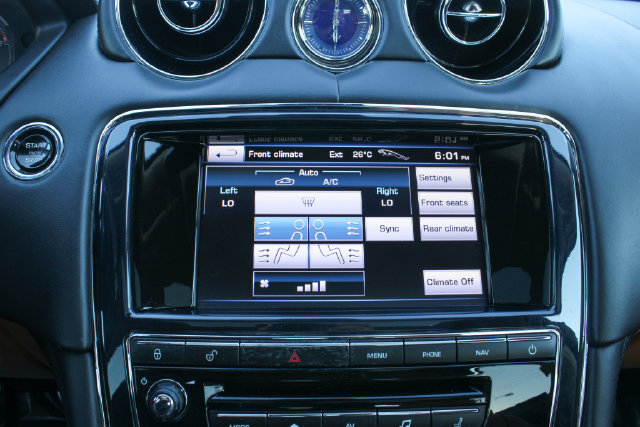 Used 2012 Jaguar XJ L RWD image 19