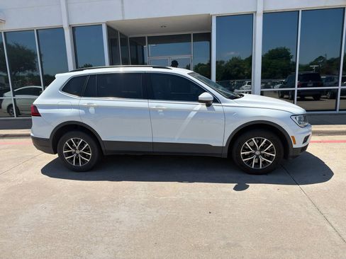 Used 2019 Volkswagen Tiguan SE FWD image 5