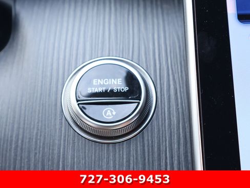 Certified 2025 Mercedes-Benz CLE 300 4MATIC Coupe image 27