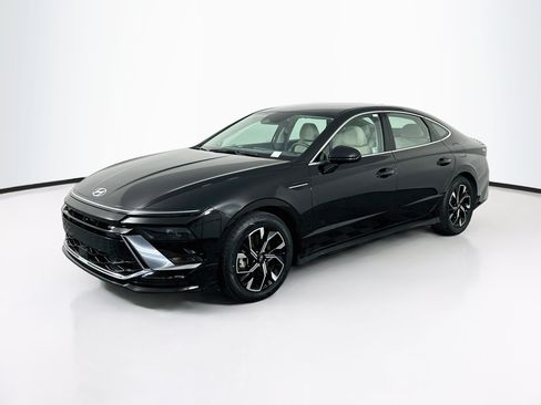 Used 2025 Hyundai Sonata SEL FWD image 3