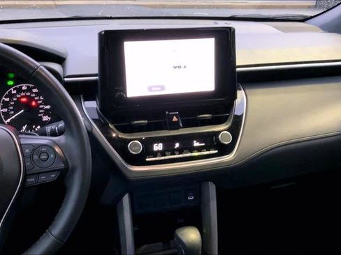 Certified 2024 Toyota Corolla Cross SE image 6