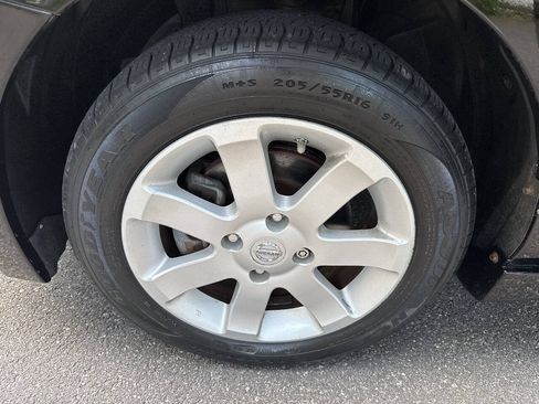 Used 2011 Nissan Sentra 2.0 SR FWD image 24