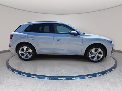 Used 2021 Audi Q5 2.0T Premium Plus w/ Premium Plus Package AWD/4WD image 5