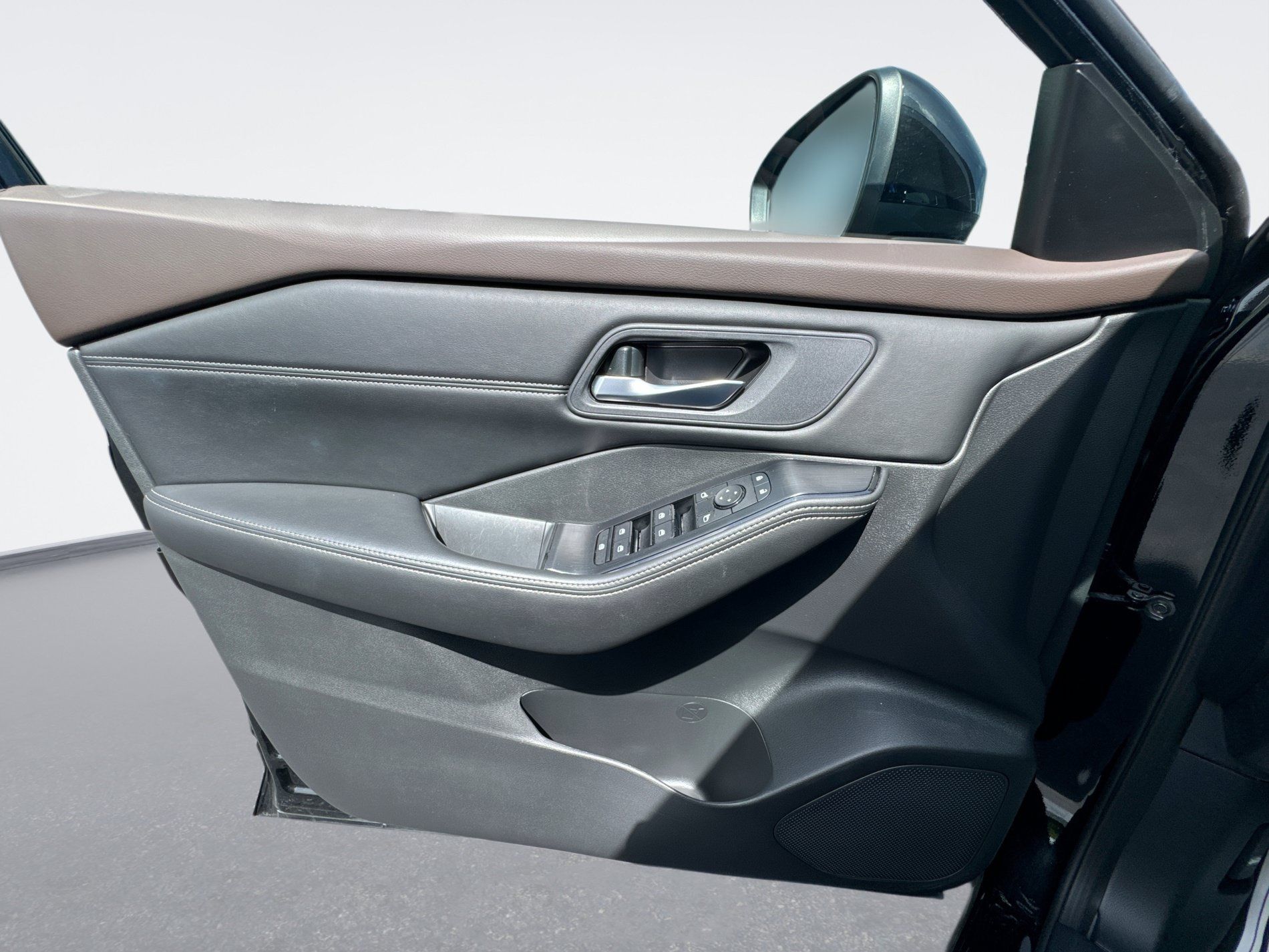 Certified 2023 Nissan Rogue SV w/ SV Premium Package AWD/4WD image 30