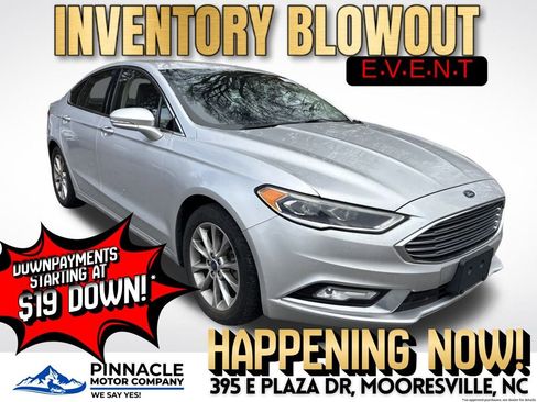 Used 2017 Ford Fusion SE image 1
