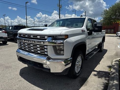 Used 2022 Chevrolet Silverado 2500 LT w/ Convenience Package AWD/4WD image 4