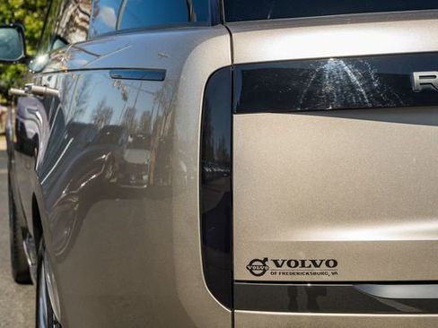 Used 2023 Land Rover Range Rover SE image 7