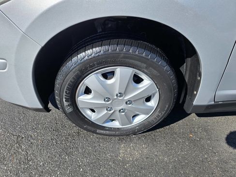 Used 2009 Nissan Versa Sedan image 9