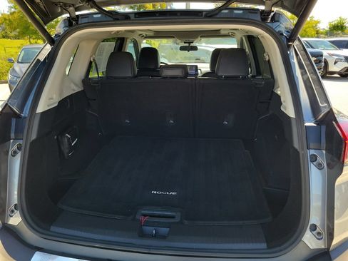 Used 2021 Nissan Rogue SV w/ Premium Package FWD image 10