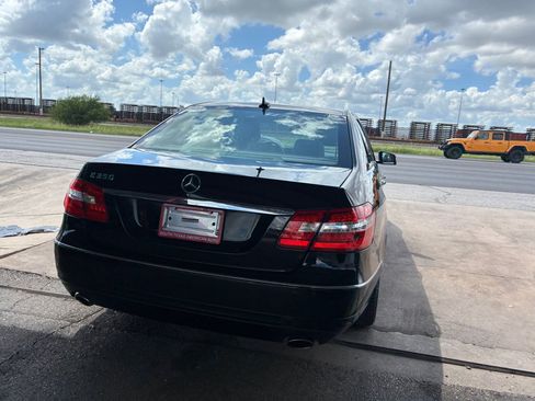 Used 2013 Mercedes-Benz E 350 Sedan image 17