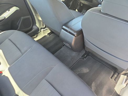 Used 2024 Nissan Altima 2.5 SV FWD image 11