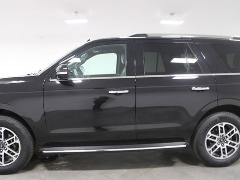 Used 2022 Ford Expedition Limited AWD/4WD image 6