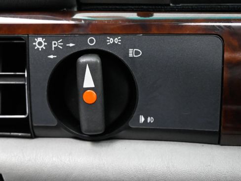 Used 1991 Mercedes-Benz 560 SEL image 64