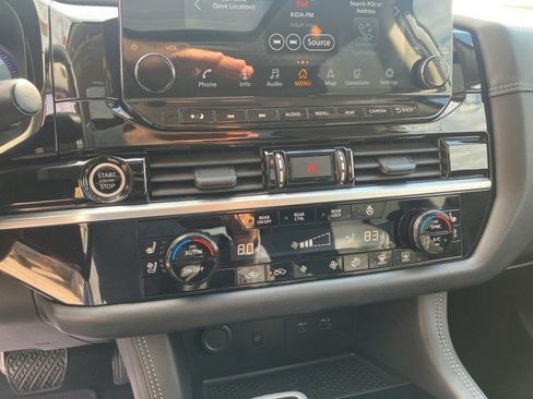 Used 2024 Nissan Pathfinder Platinum w/ Cargo Package image 19