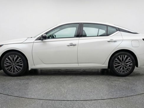Used 2025 Nissan Altima 2.5 SV image 5