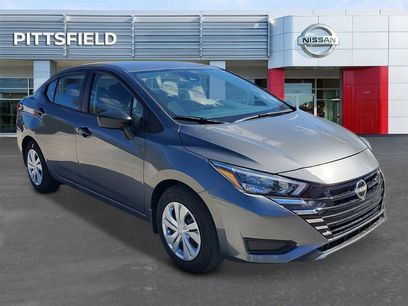 New 2025 Nissan Versa S w/ Trunk Package