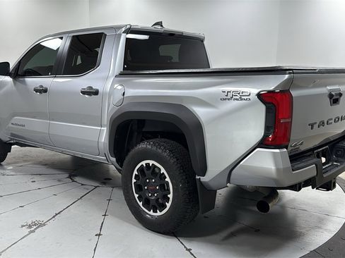 Certified 2024 Toyota Tacoma TRD Off-Road image 7