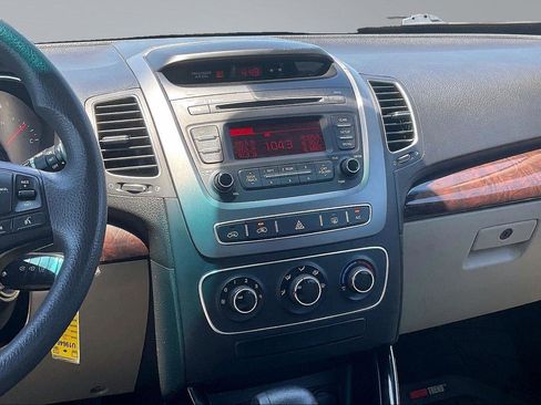 Used 2015 Kia Sorento LX FWD image 8