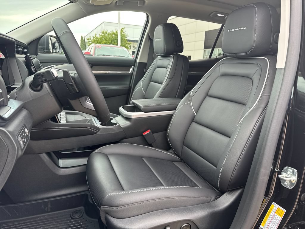 New 2027 GMC Terrain Denali w/ LPO, Black Badging Package AWD/4WD image 15
