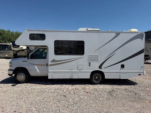 Used 2015 Ford E-350 and Econoline 350 Super Duty RWD image 9