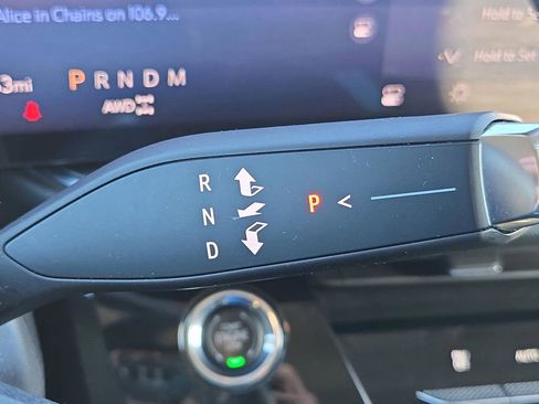 Used 2024 Buick Envision Preferred image 23