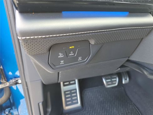 Used 2024 Volkswagen Atlas Cross Sport SEL R-Line AWD/4WD image 18