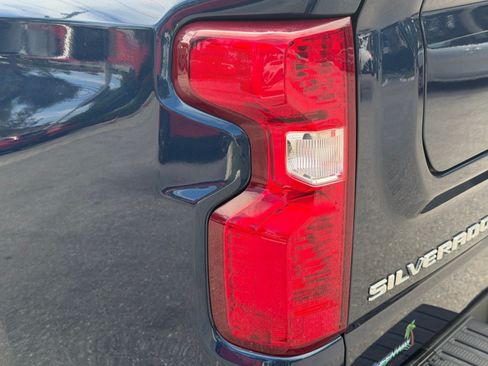 Used 2023 Chevrolet Silverado 1500 LT RWD image 12