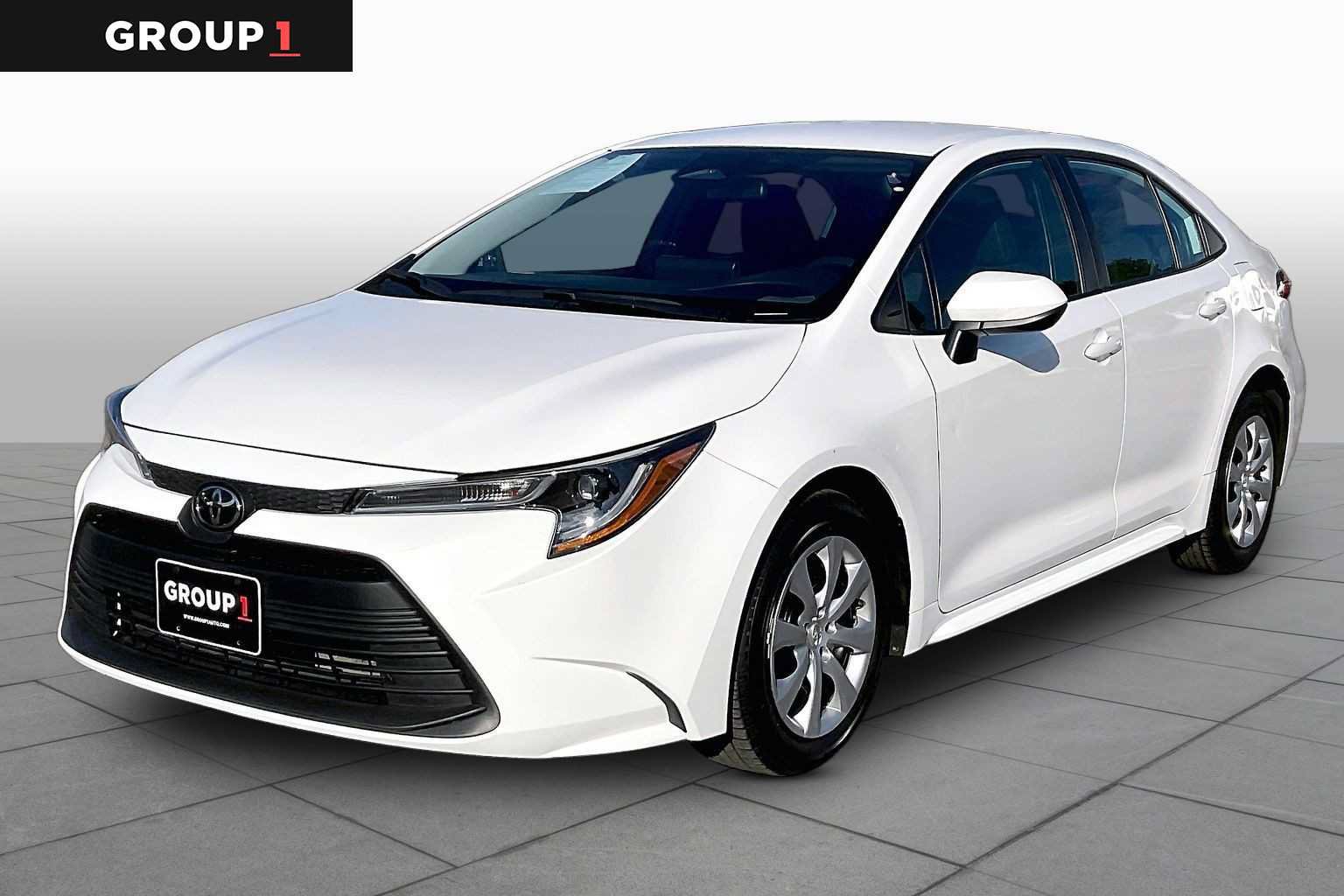 Used 2025 Toyota Corolla LE FWD image 1