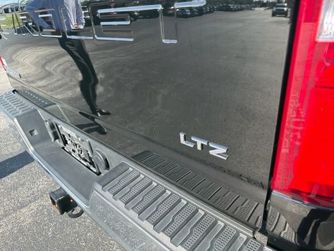 Used 2024 Chevrolet Silverado 2500 LTZ RWD image 14
