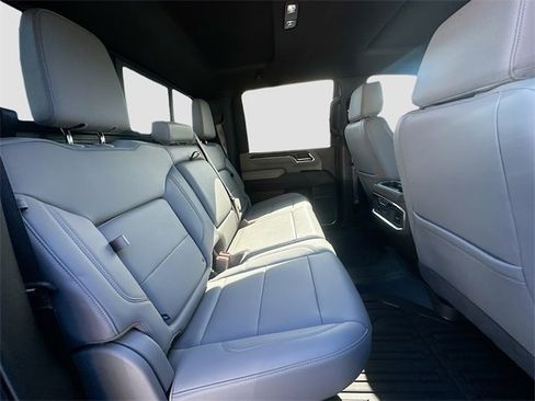 Used 2024 GMC Sierra 2500 SLT w/ SLT Premium Package image 26