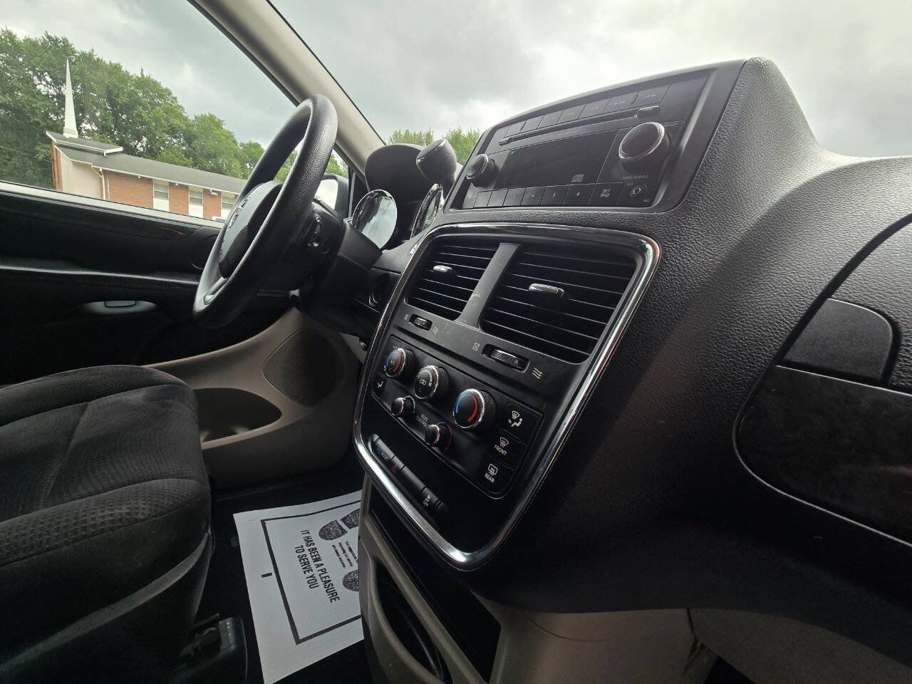 Used 2013 Dodge Grand Caravan SE FWD image 26