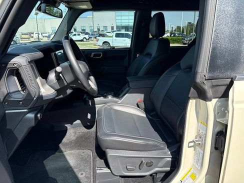 Used 2025 Ford Bronco Outer Banks AWD/4WD image 14