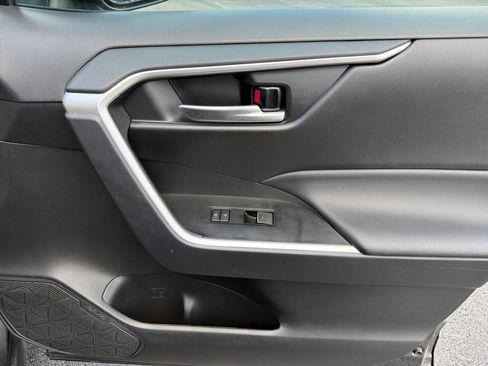 Certified 2025 Toyota RAV4 XLE FWD image 19