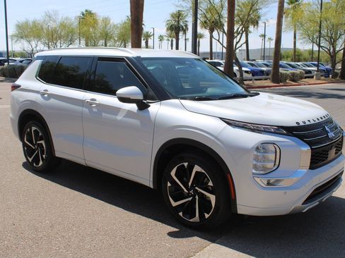 Used 2023 Mitsubishi Outlander SEL FWD image 7