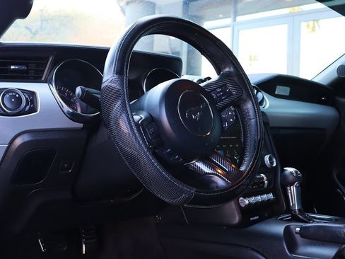 Used 2017 Ford Mustang Premium RWD image 33