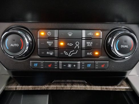Used 2019 Ford F250 Lariat w/ Lariat Ultimate Package AWD/4WD image 33