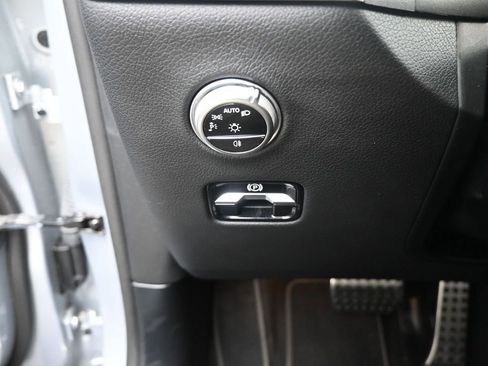 Used 2024 Mercedes-Benz GLC 300 4MATIC image 16