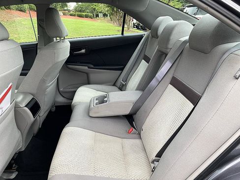 Used 2014 Toyota Camry FWD image 12