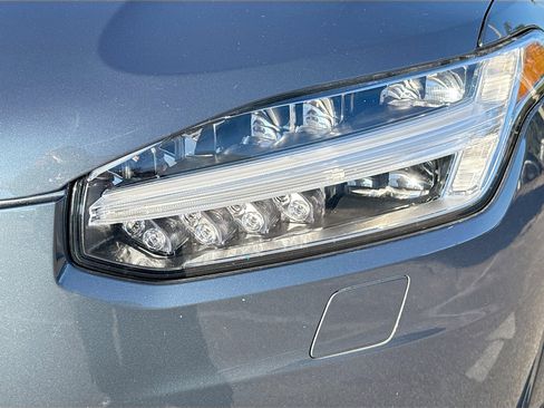 Used 2024 Volvo XC90 B5 Core w/ Climate Package image 9