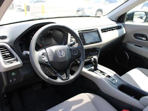 Used 2018 Honda HR-V EX image 12