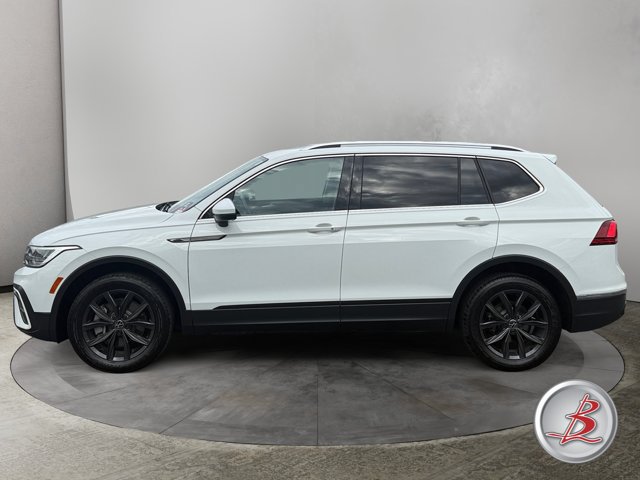 Used 2024 Volkswagen Tiguan SE AWD/4WD image 4