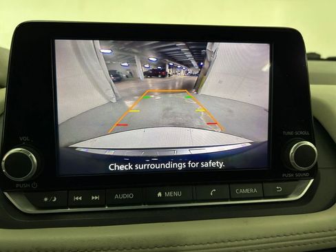 Used 2023 Nissan Rogue SV image 25