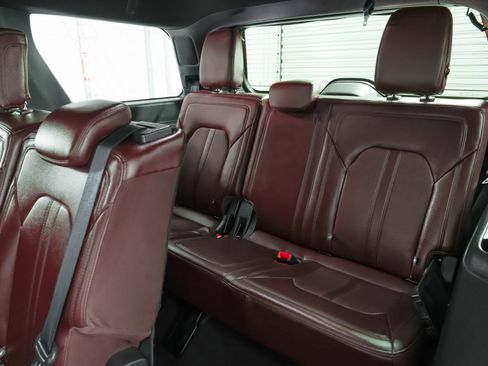 Used 2024 Ford Expedition Limited image 23