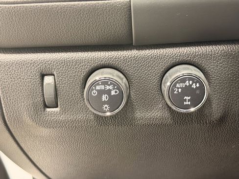 Used 2018 GMC Canyon SLT image 24