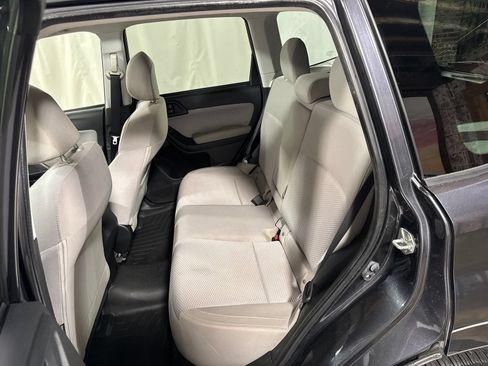 Used 2017 Subaru Forester 2.5i Premium w/ Popular Package #2A AWD/4WD image 10