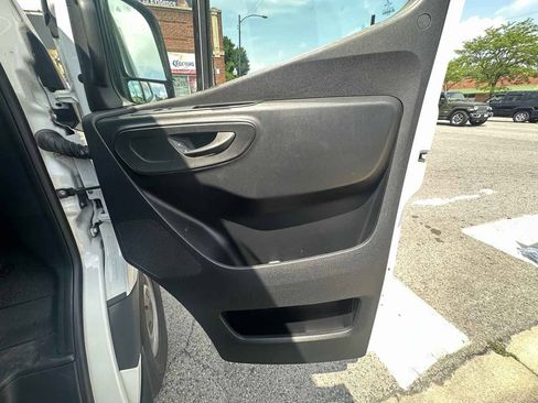 Used 2021 Mercedes-Benz Sprinter 2500 w/ Driver Convenience Package image 16