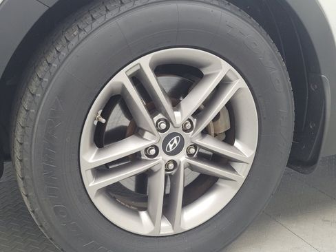 Used 2017 Hyundai Santa Fe Sport FWD image 31