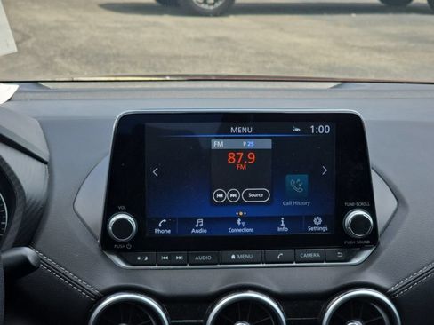 Used 2025 Nissan Sentra SV FWD image 13