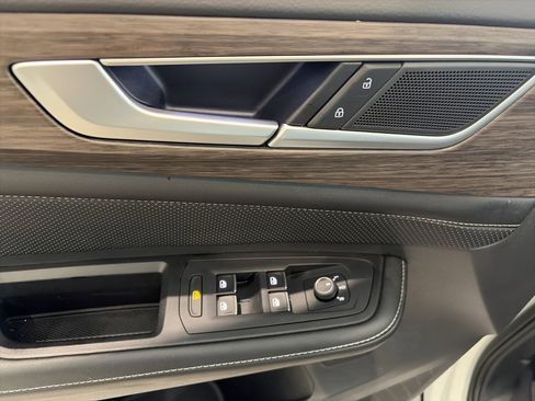 Used 2024 Volkswagen Atlas SEL image 21